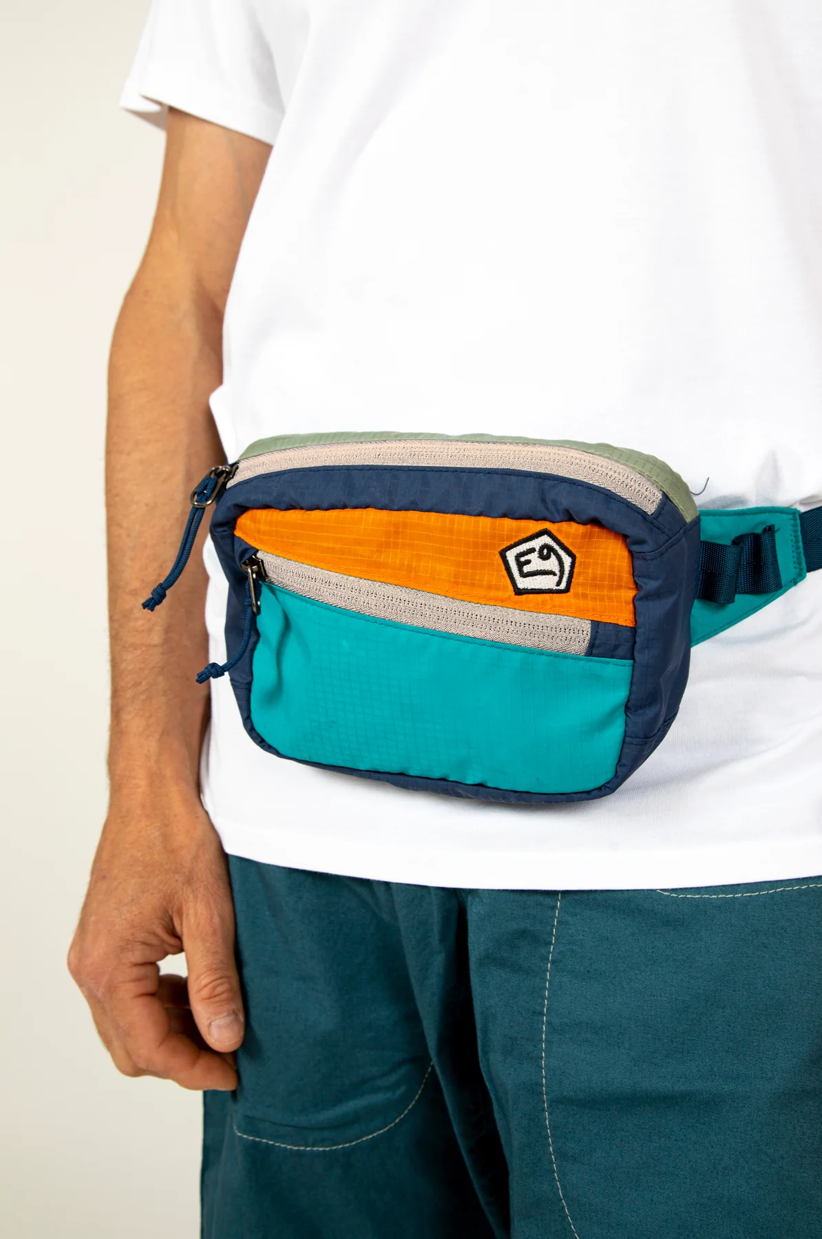 תיק מותן פאוץ' E9 קנגורו E9 Kangaroo