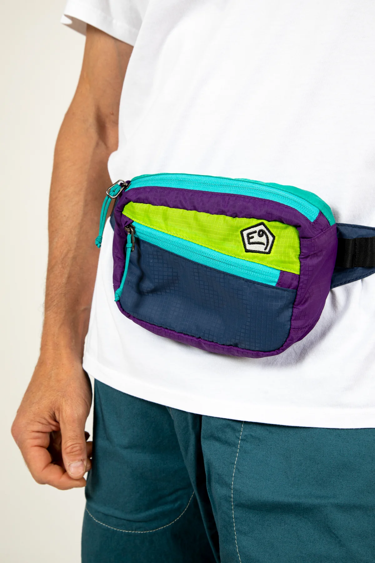 תיק מותן פאוץ' E9 קנגורו E9 Kangaroo